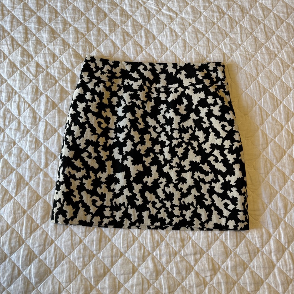 Black and White Patterned Women's Skirt